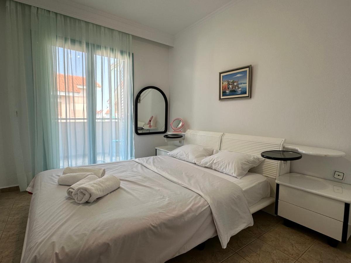 Emerald Seaside Apartment In Pefkohori Pefkochori Exteriör bild