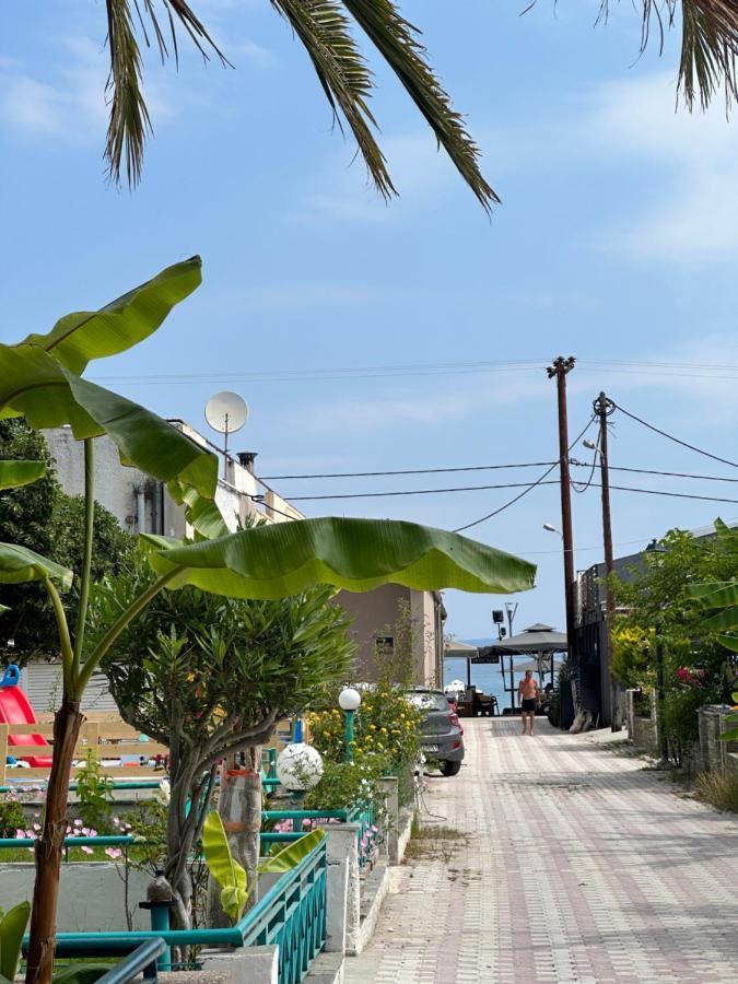 Emerald Seaside Apartment In Pefkohori Pefkochori Exteriör bild