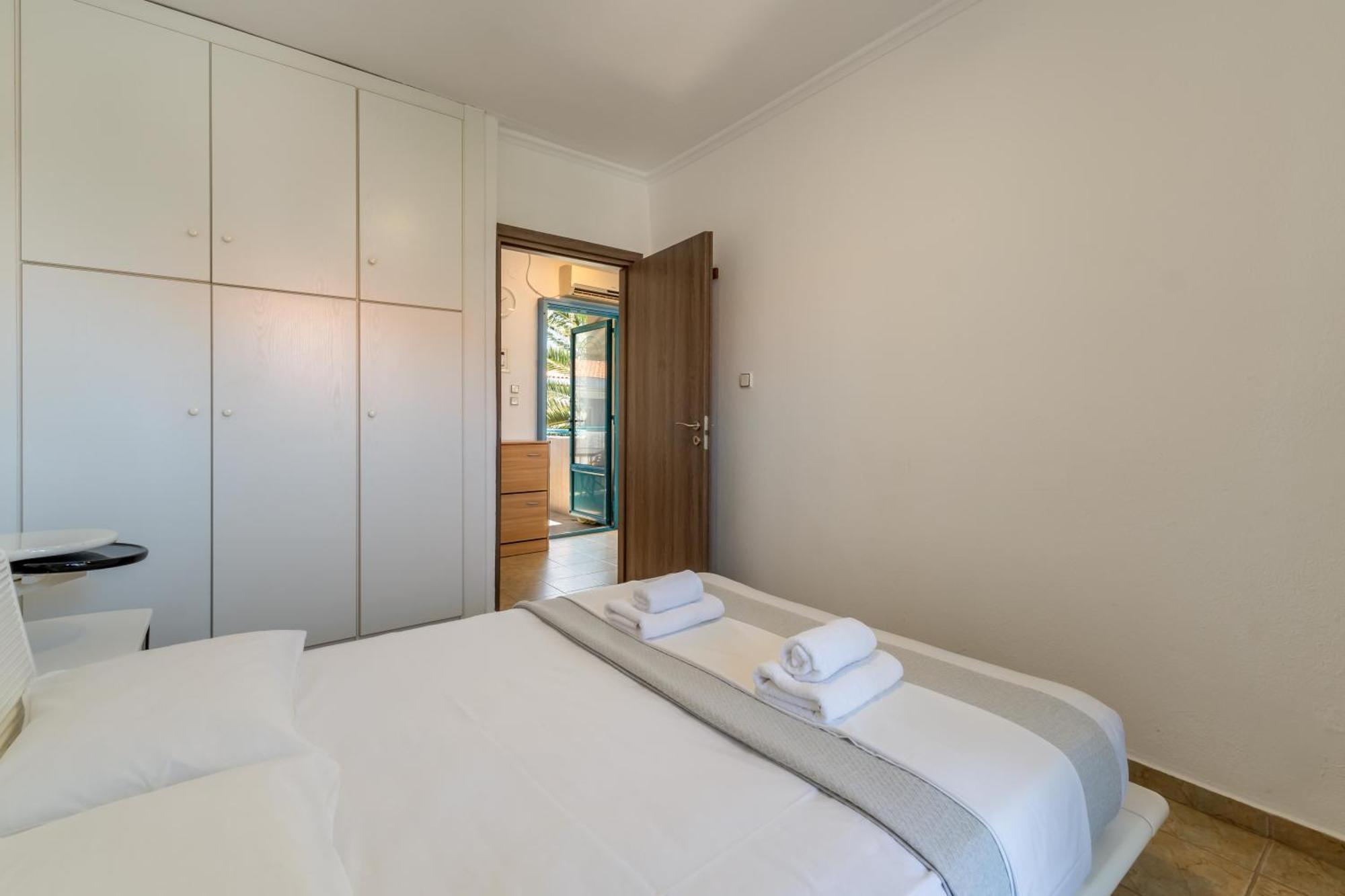 Emerald Seaside Apartment In Pefkohori Pefkochori Exteriör bild